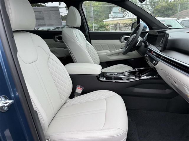 new 2025 Kia Sorento Hybrid car, priced at $44,100