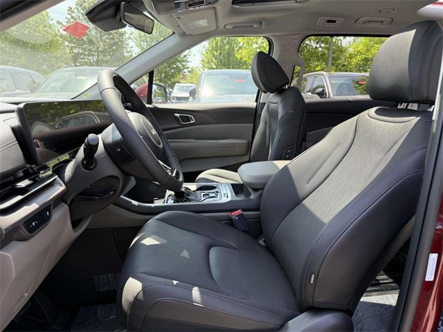 new 2025 Kia Carnival car, priced at $45,305