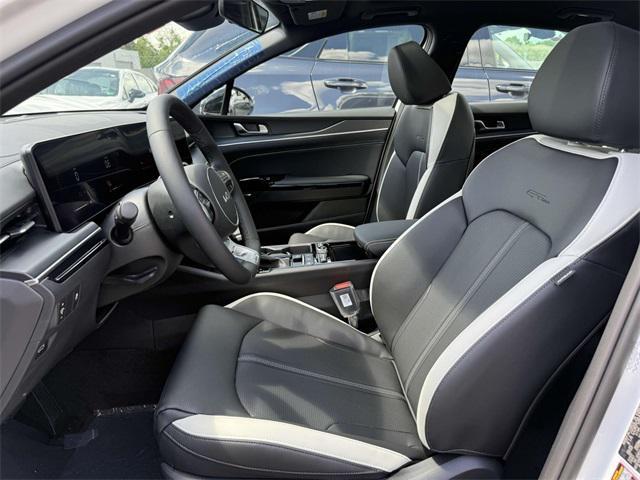 new 2025 Kia K5 car, priced at $30,617