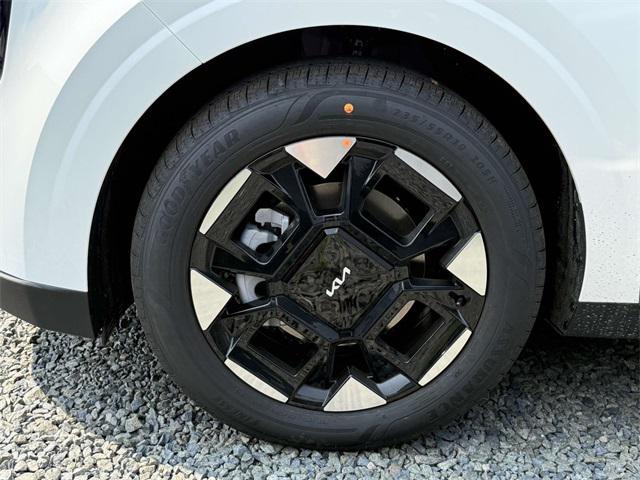 new 2025 Kia Carnival car, priced at $40,195