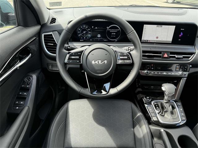 new 2025 Kia Seltos car, priced at $29,355