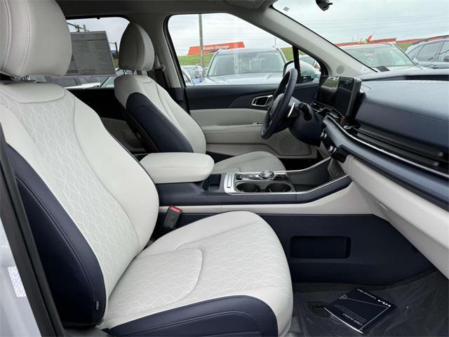 new 2026 Kia Carnival Hybrid car, priced at $42,570
