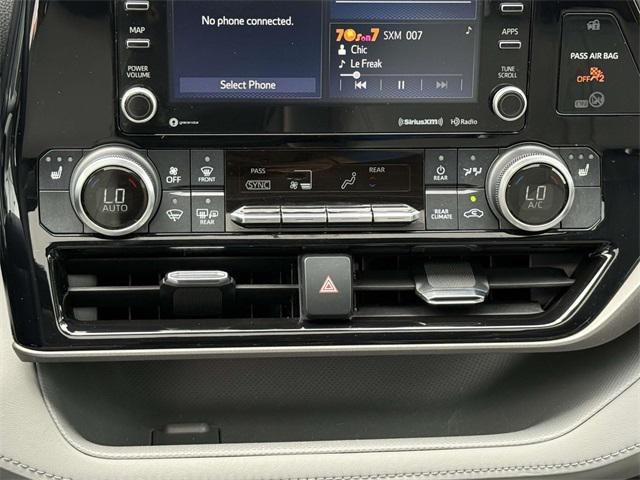 used 2022 Toyota Highlander car, priced at $29,017