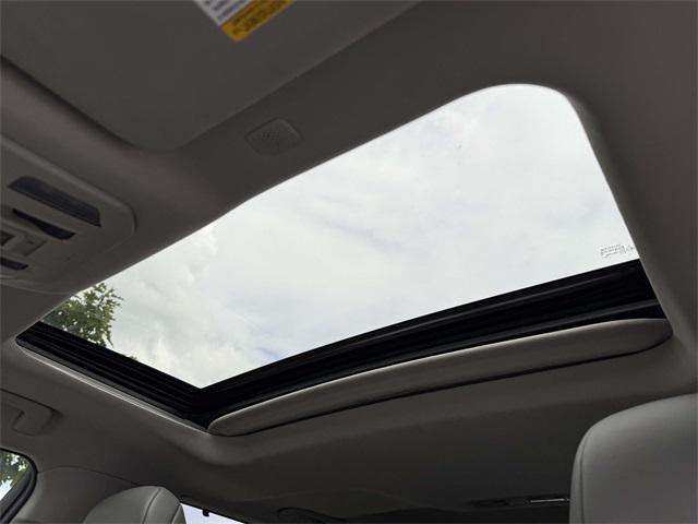 used 2022 Toyota Highlander car, priced at $29,017