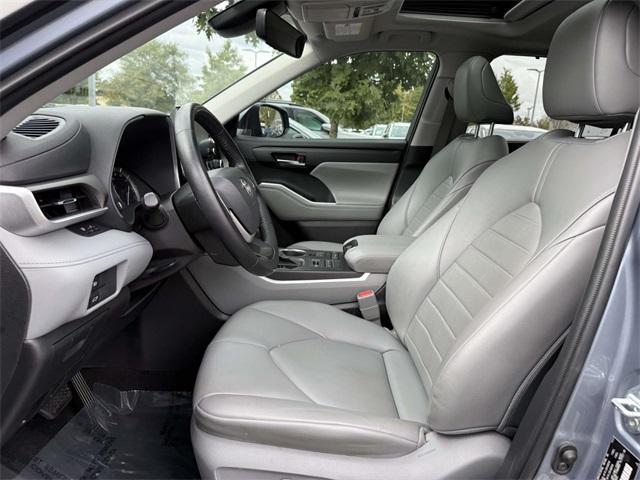 used 2022 Toyota Highlander car, priced at $29,017