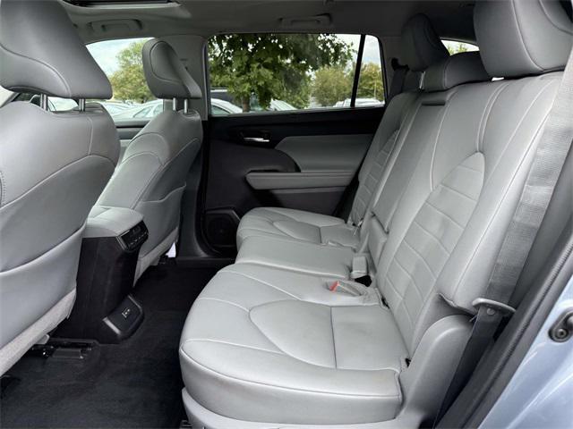 used 2022 Toyota Highlander car, priced at $29,017
