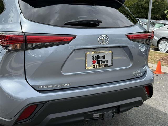 used 2022 Toyota Highlander car, priced at $29,017