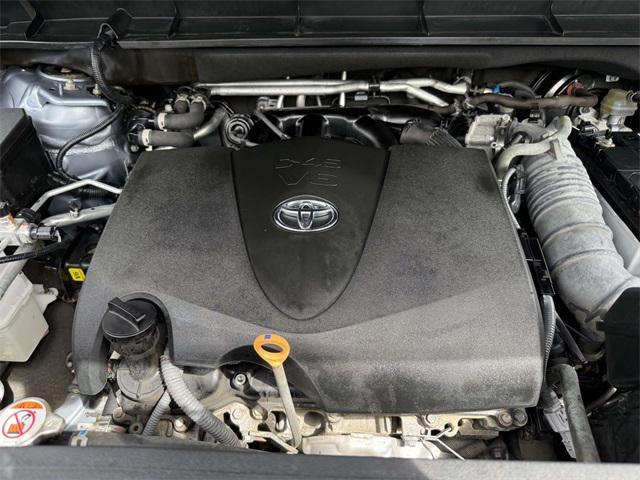 used 2022 Toyota Highlander car, priced at $29,017