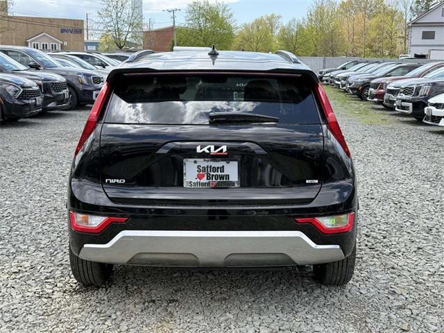 new 2025 Kia Niro car, priced at $33,305