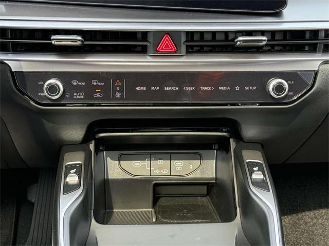 new 2025 Kia Sorento Hybrid car, priced at $41,365