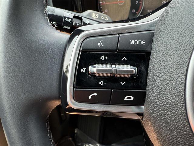 used 2023 Kia Sorento car, priced at $32,651