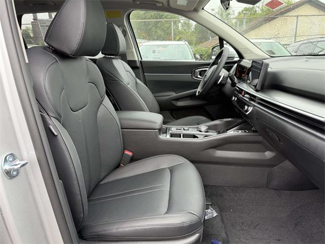 new 2025 Kia Sorento Hybrid car, priced at $38,500