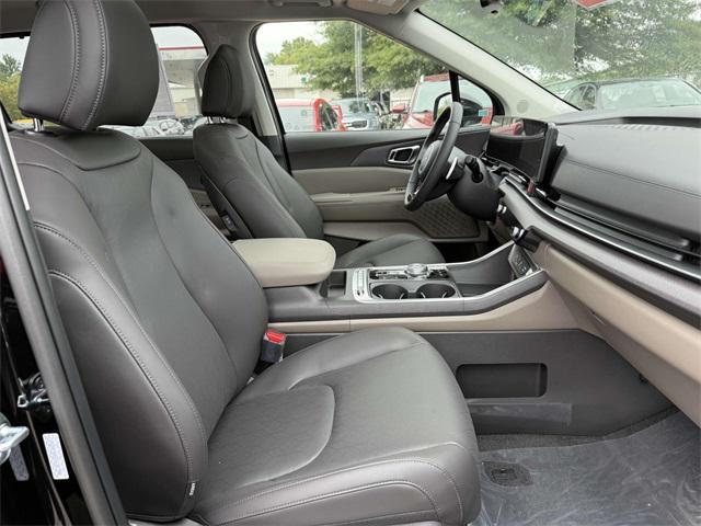 new 2026 Kia Carnival Hybrid car, priced at $47,696