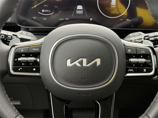 new 2025 Kia Carnival Hybrid car, priced at $52,450