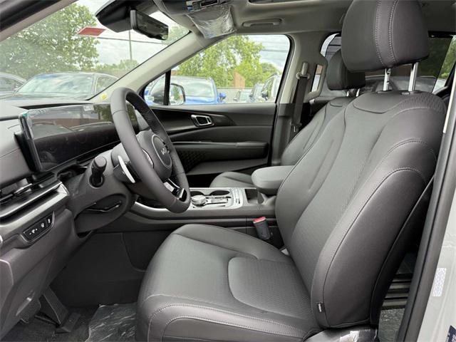 new 2025 Kia Carnival Hybrid car, priced at $52,450