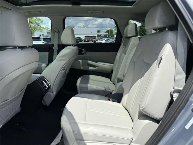 new 2025 Kia Sorento car, priced at $41,370