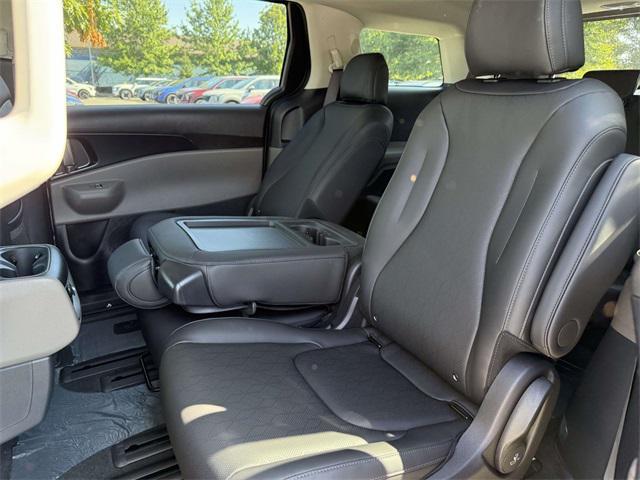 new 2026 Kia Carnival Hybrid car, priced at $40,458