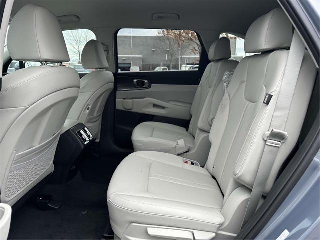 new 2025 Kia Sorento car, priced at $39,547