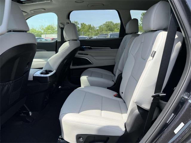 new 2025 Kia Telluride car, priced at $40,960