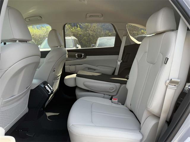 new 2025 Kia Sorento car, priced at $38,559