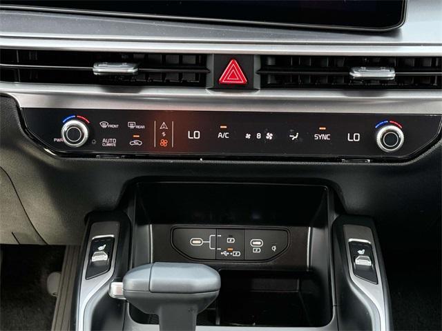 new 2025 Kia Sorento car, priced at $34,815