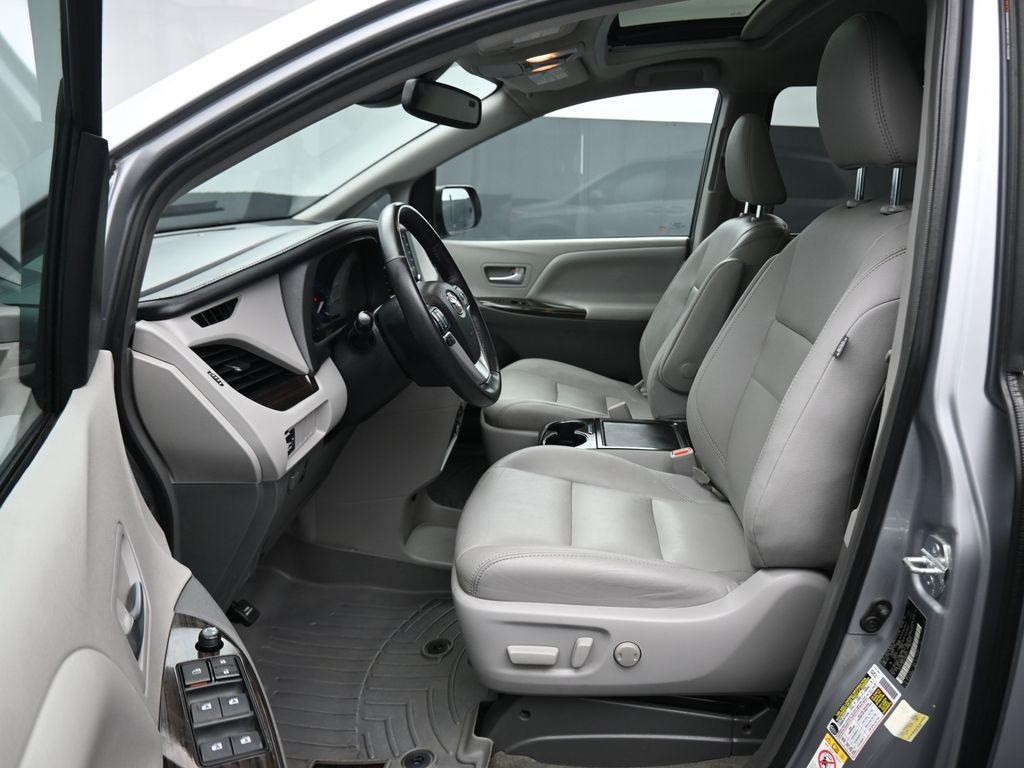 used 2018 Toyota Sienna car, priced at $19,798