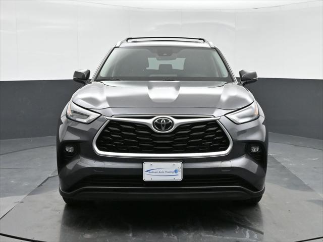 used 2022 Toyota Highlander car, priced at $34,399