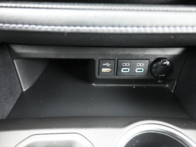 used 2022 Toyota Highlander car, priced at $34,399