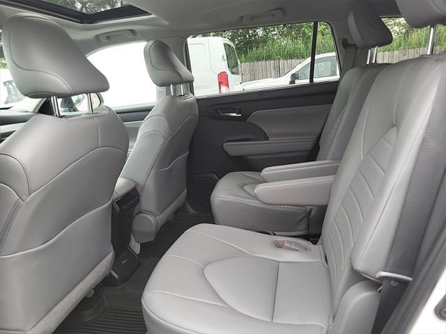 used 2022 Toyota Highlander Hybrid car, priced at $44,988
