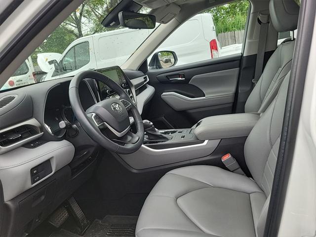 used 2022 Toyota Highlander Hybrid car, priced at $44,988