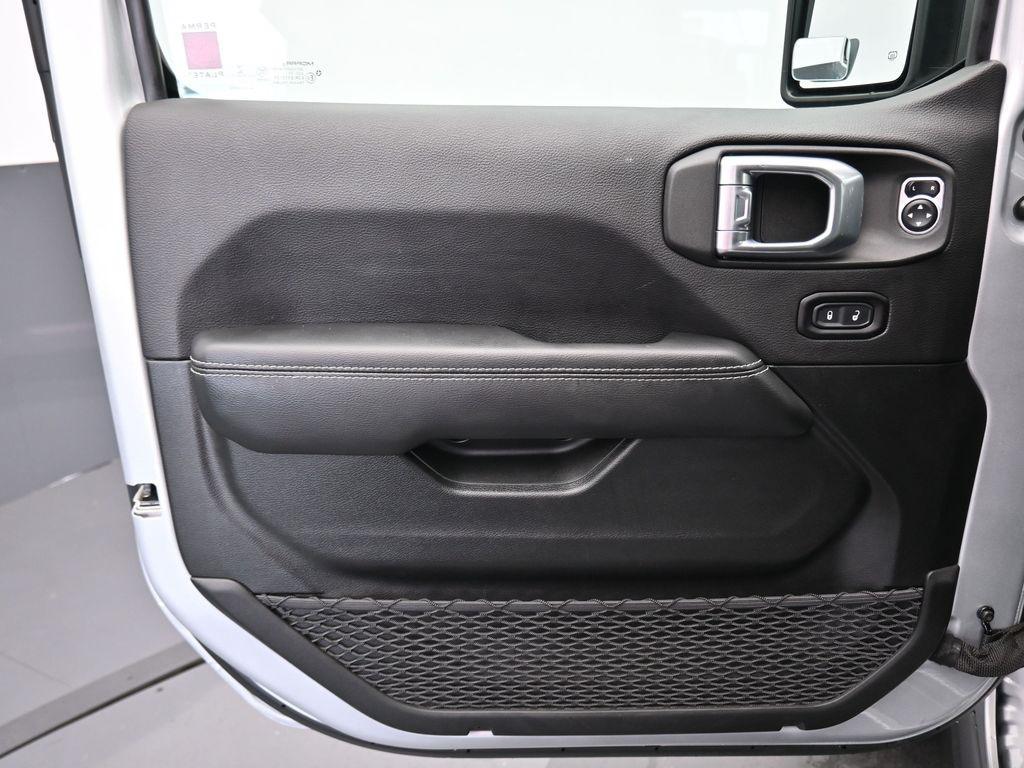 used 2022 Jeep Gladiator car, priced at $34,499