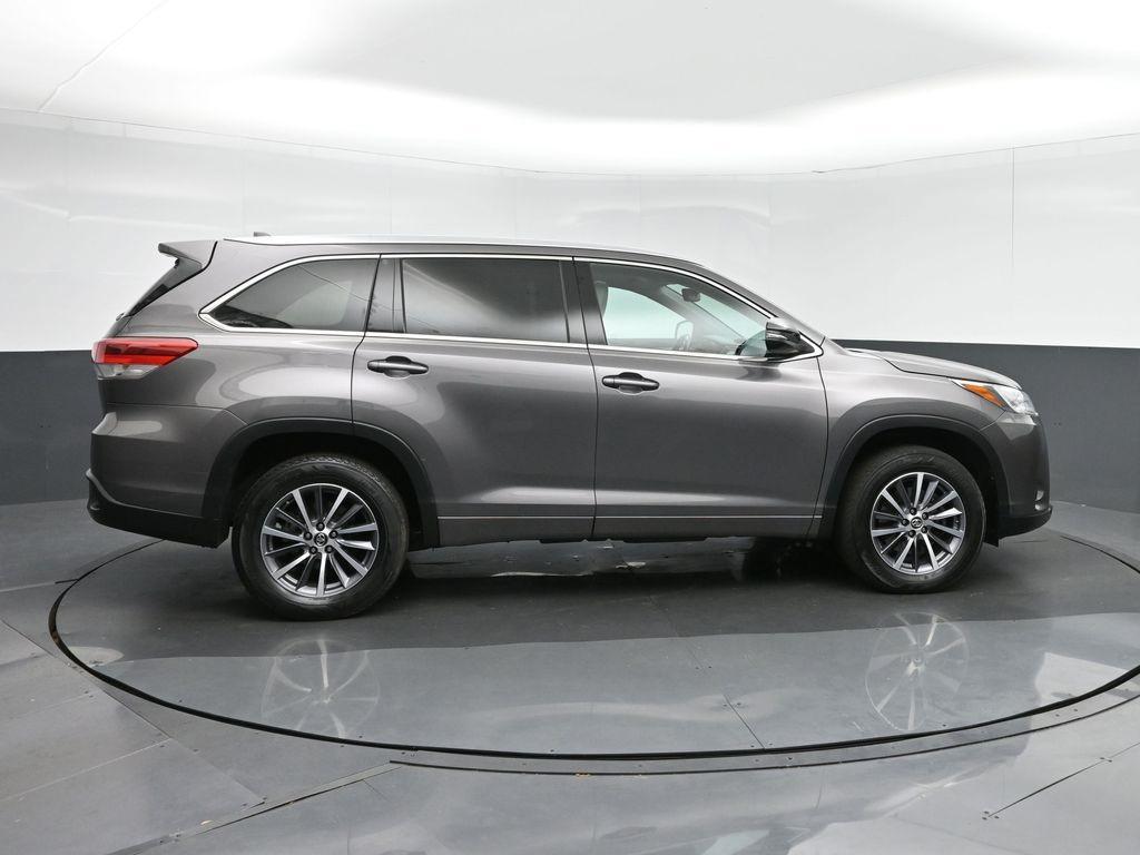used 2017 Toyota Highlander car, priced at $25,899