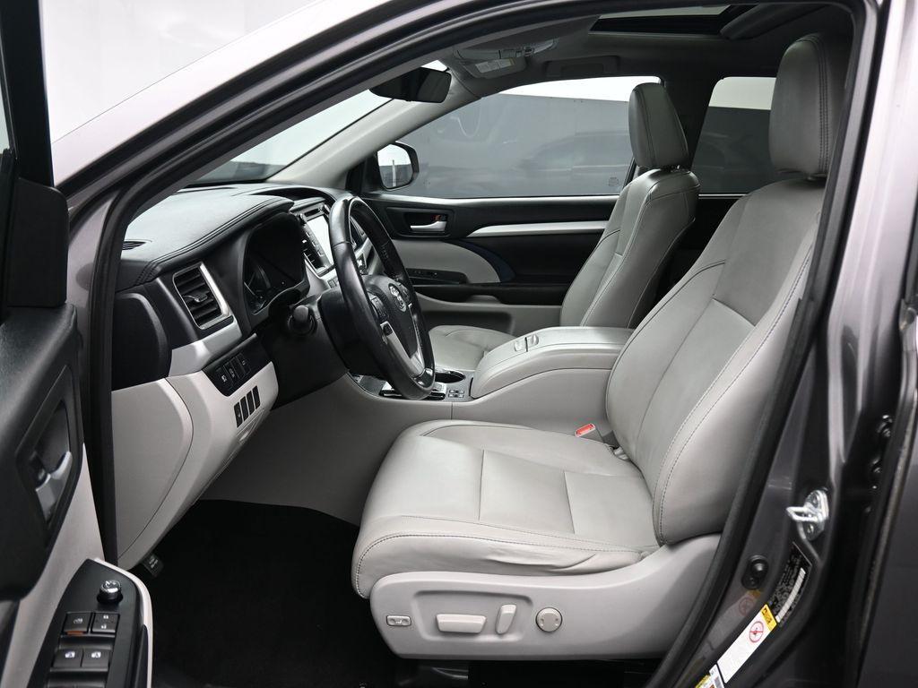 used 2017 Toyota Highlander car, priced at $25,899