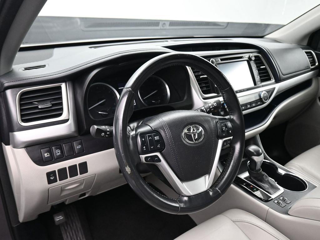 used 2017 Toyota Highlander car, priced at $25,899
