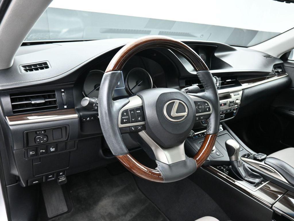 used 2018 Lexus ES 350 car, priced at $27,599