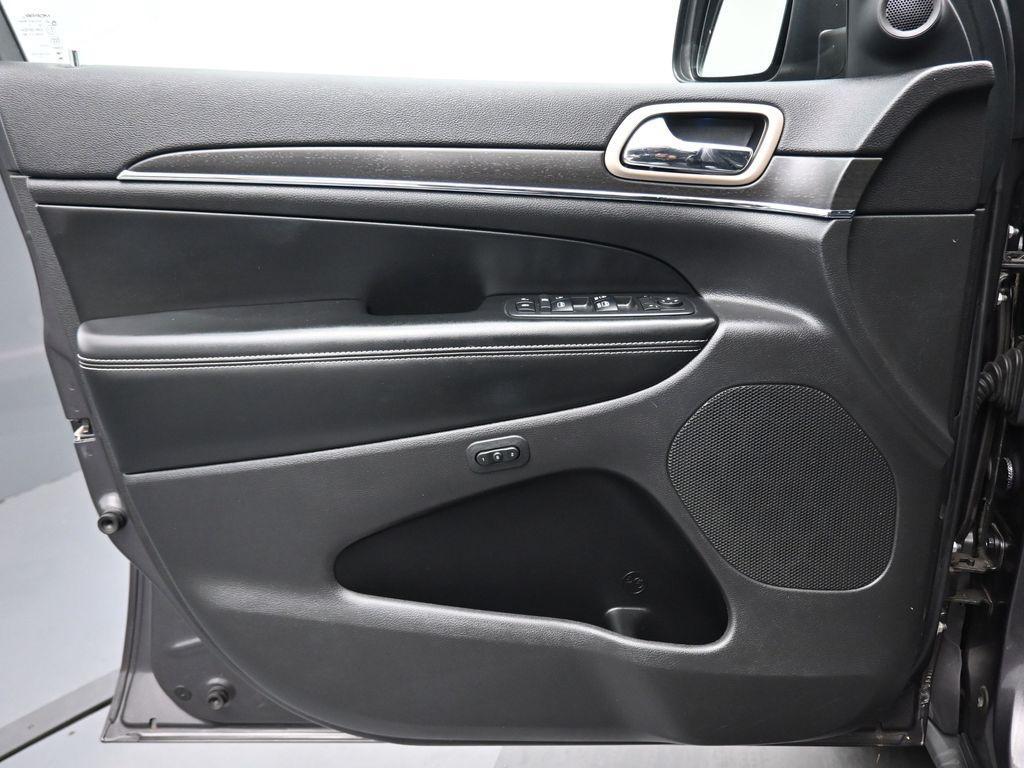 used 2015 Jeep Grand Cherokee car, priced at $14,799