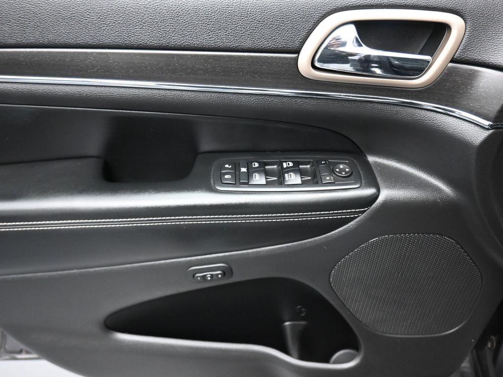 used 2015 Jeep Grand Cherokee car, priced at $14,799