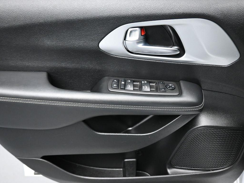 used 2024 Chrysler Pacifica car, priced at $33,999