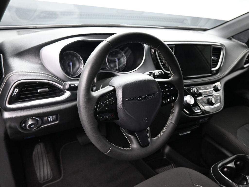 used 2024 Chrysler Pacifica car, priced at $33,999