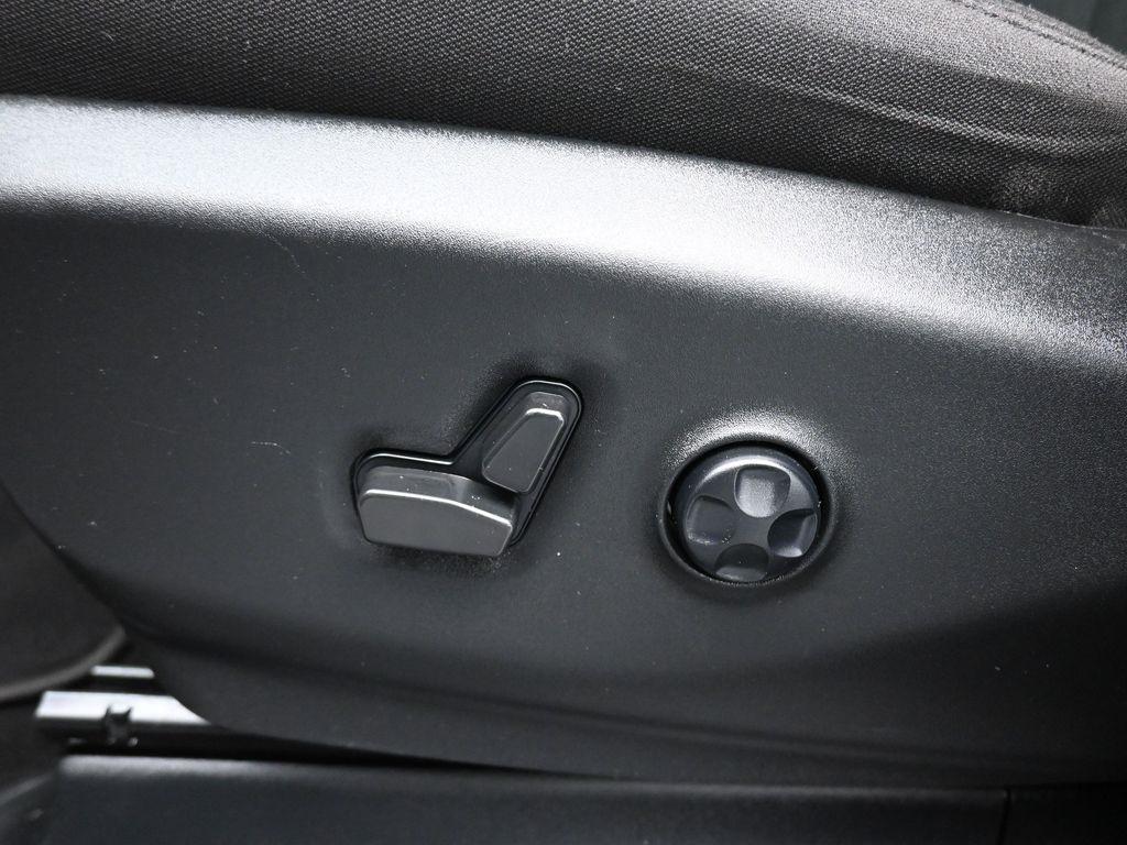 used 2024 Chrysler Pacifica car, priced at $33,999