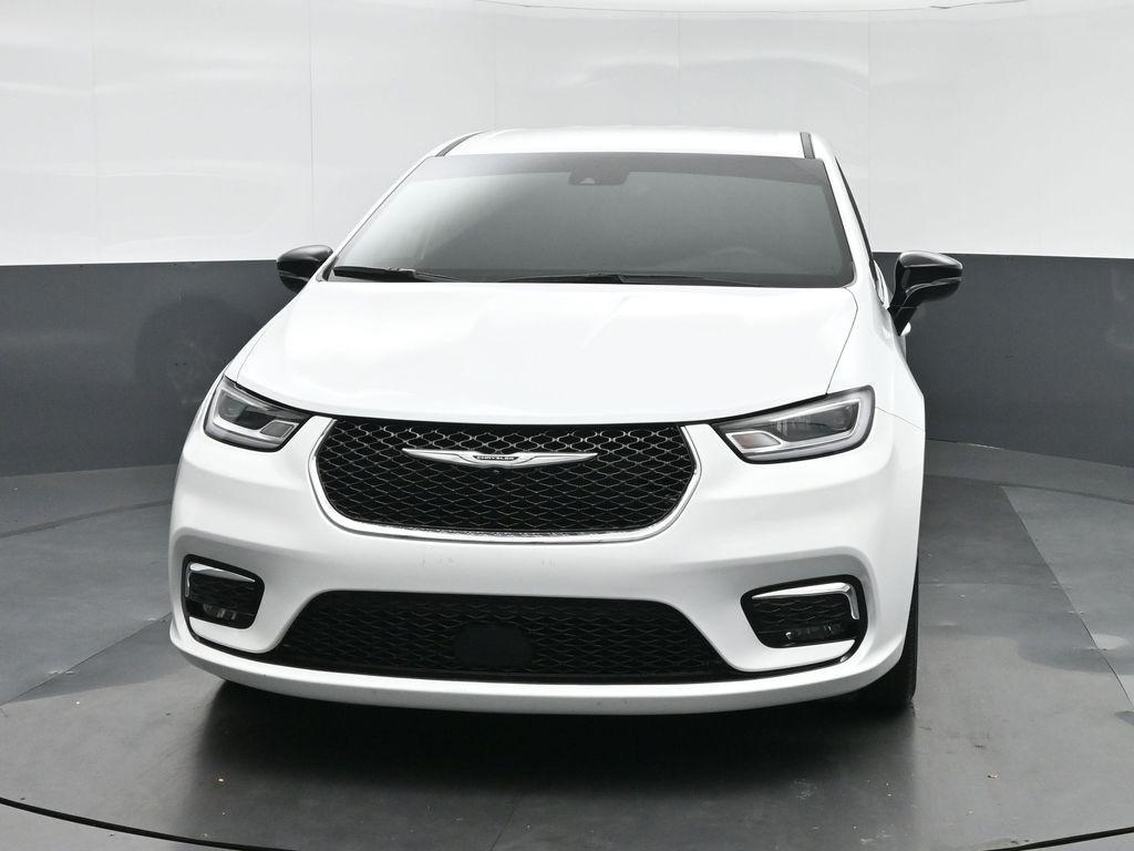 used 2024 Chrysler Pacifica car, priced at $33,999