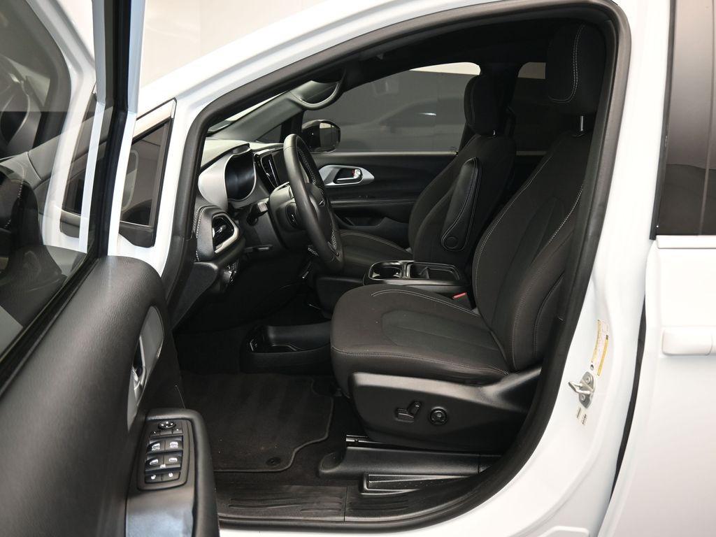 used 2024 Chrysler Pacifica car, priced at $33,999