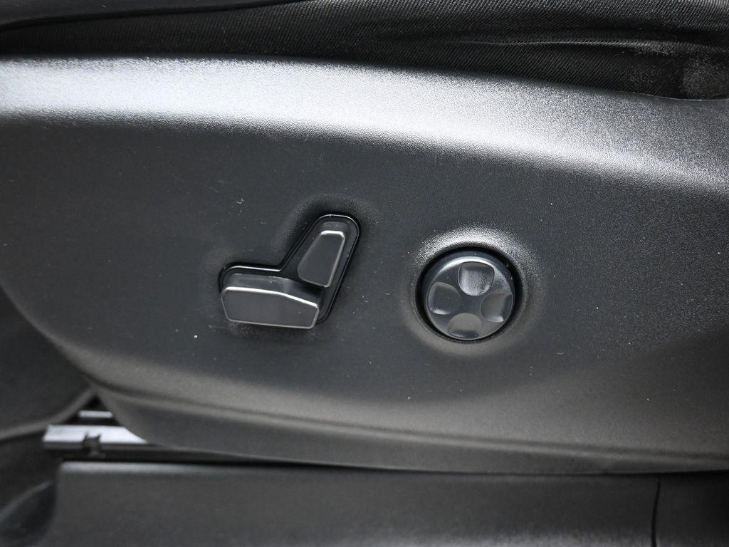 used 2023 Chrysler Pacifica car, priced at $22,499