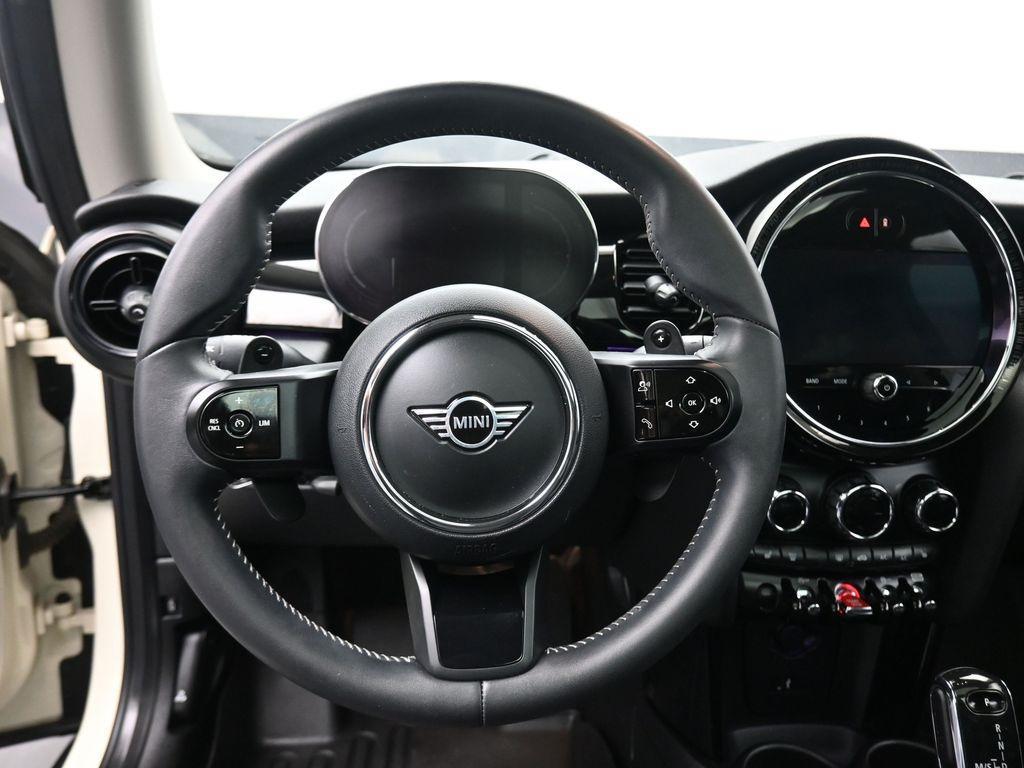 used 2022 MINI Hardtop car, priced at $24,498