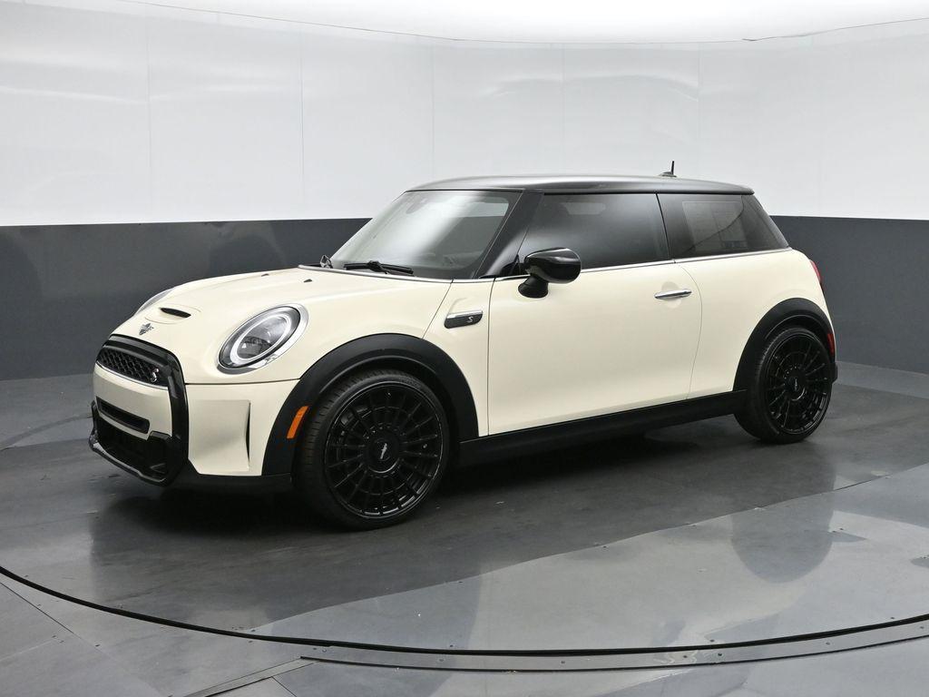 used 2022 MINI Hardtop car, priced at $24,498