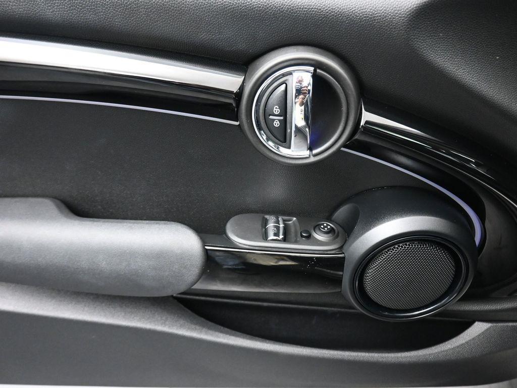 used 2022 MINI Hardtop car, priced at $24,498