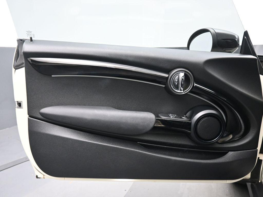 used 2022 MINI Hardtop car, priced at $24,498