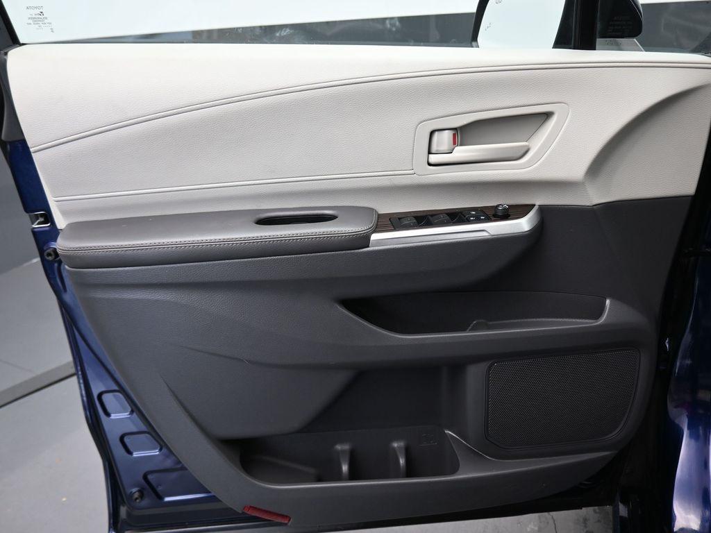 used 2022 Toyota Sienna car, priced at $35,899