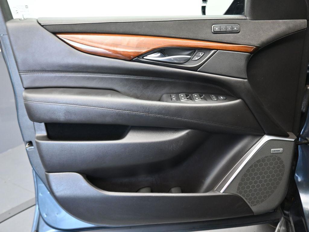 used 2019 Cadillac Escalade car, priced at $34,998