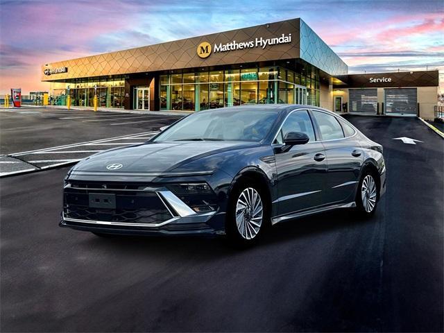 new 2025 Hyundai Sonata Hybrid car, priced at $37,085